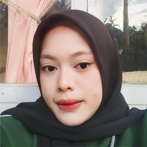 JANUARI PUTRI MEGA (Petugas Kebersihan)