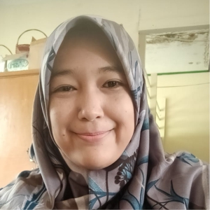 Ririn Wulandari, S. Pd (Guru B.Inggris)