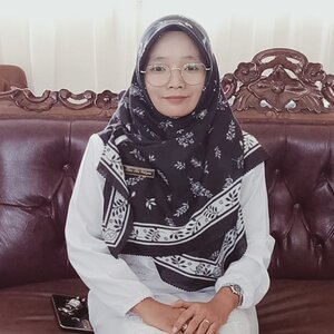 Helmi Fitri Wahyuni, S.Pd (NIP. 198606132022212040) Guru Bahasa Indonesia